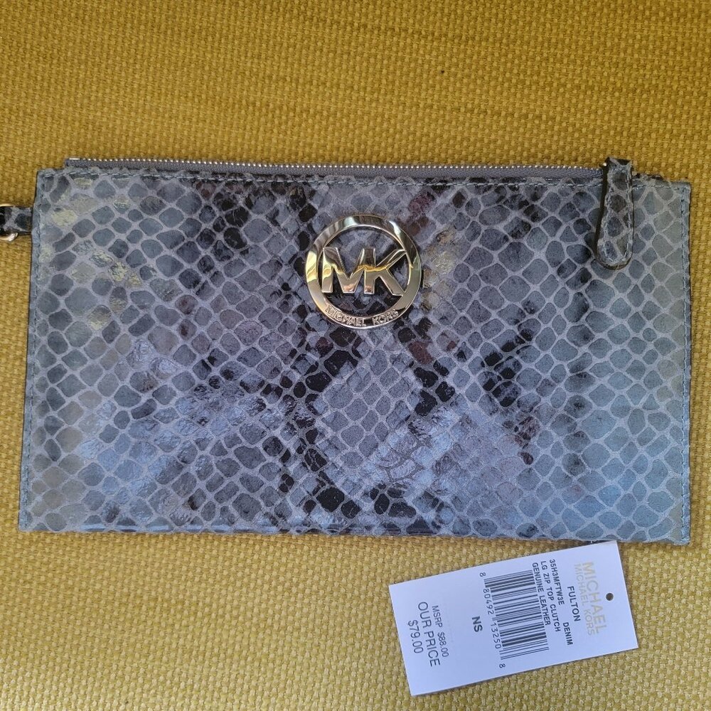 Michael Kors Wristlet